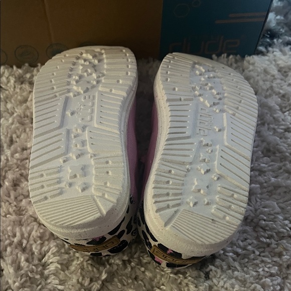 Hey Dude Kids Pink Moccasins with Leopard Print - Picture 3 of 7